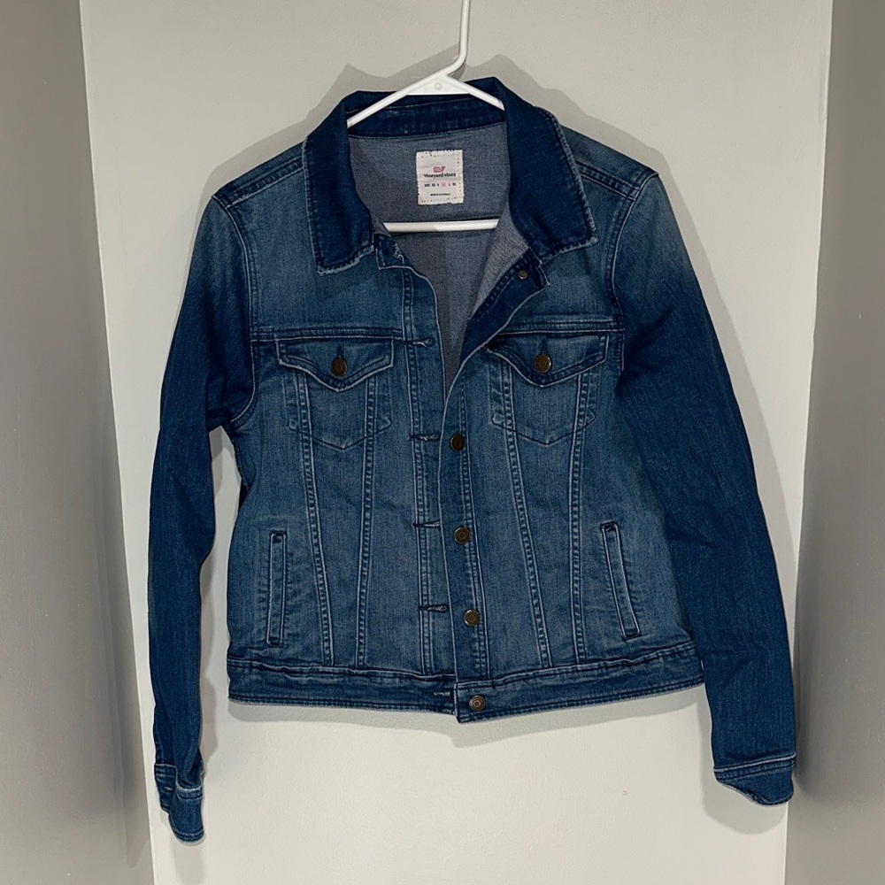 Vineyard Vines Classic Blue Jean Jacket. Size M.